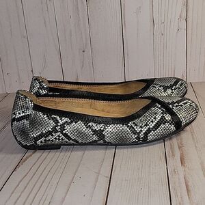 Vionic carol ballet flats Snake Print Size 8